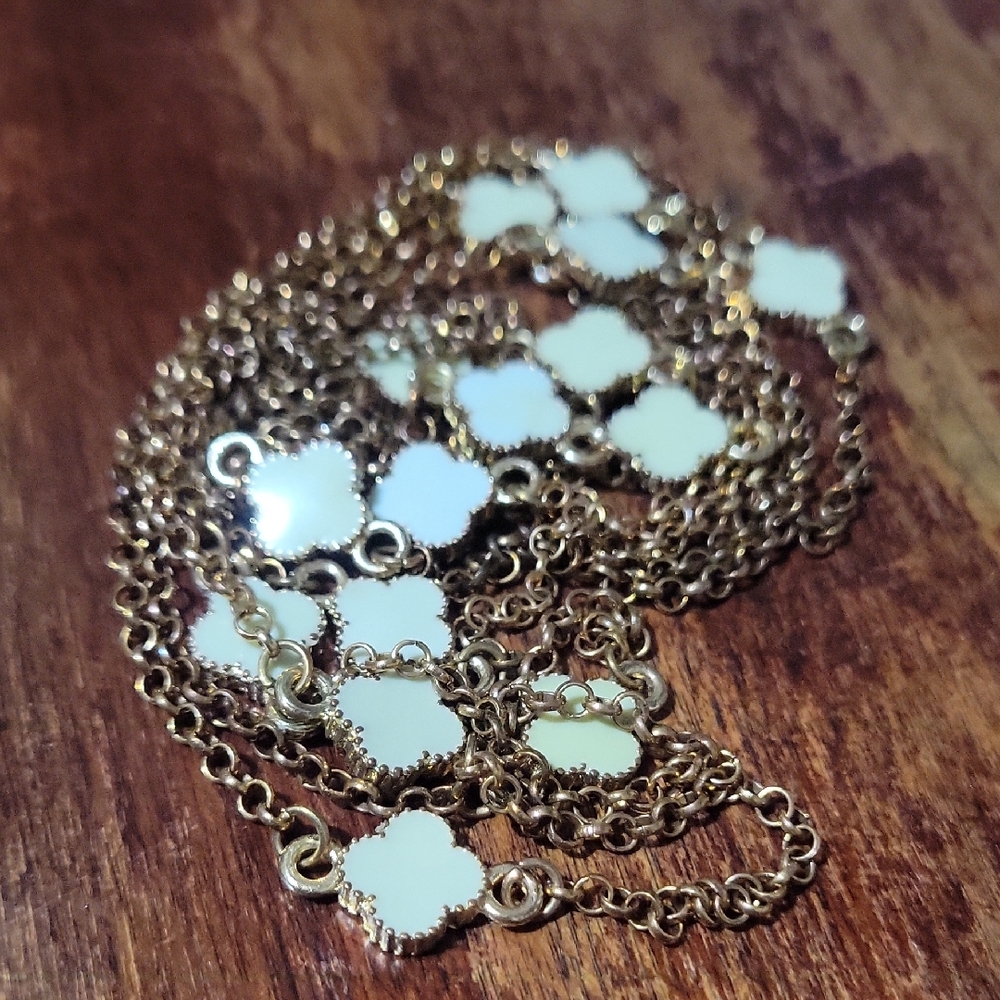 Elegant Gold and White Clover Necklace